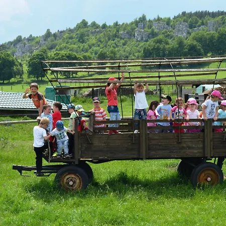 Ranch Fah アパート