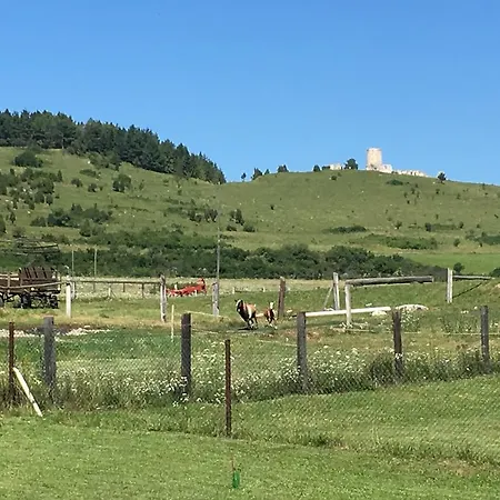 Ranch Fah アパート